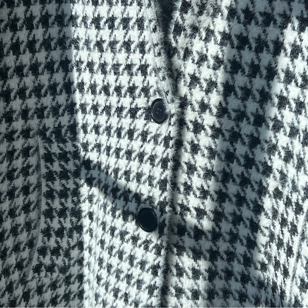 Max Studio Houndstooth Coat - Size Medium - image 4